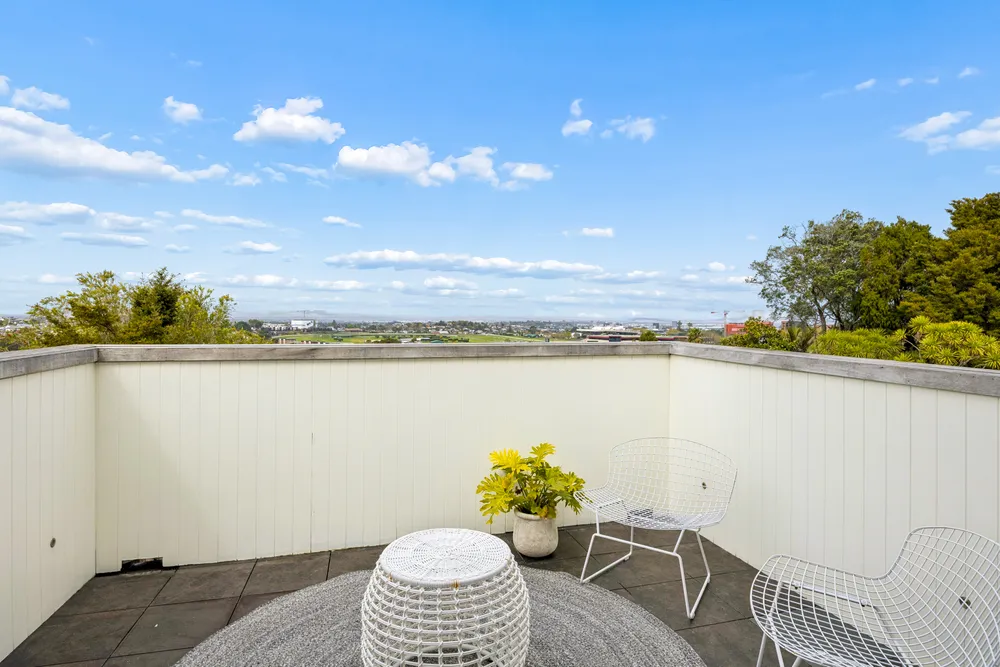 Photos of 53 St Vincent Avenue