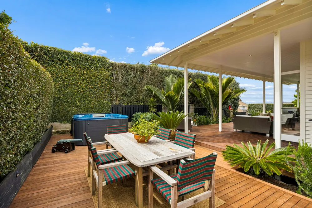Photos of 53 St Vincent Avenue