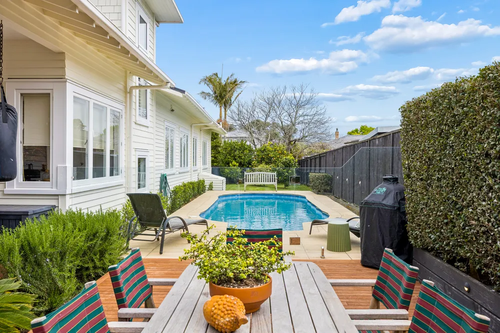 Photos of 53 St Vincent Avenue