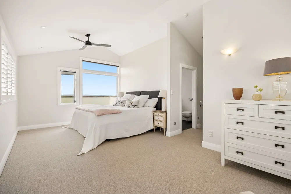 Photos of 53 St Vincent Avenue