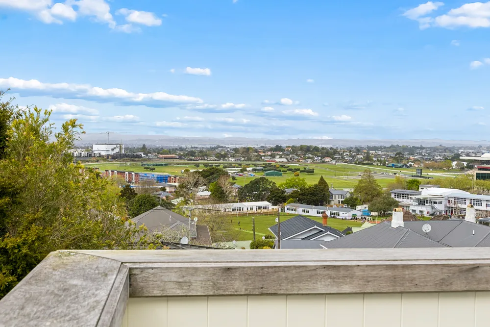 Photos of 53 St Vincent Avenue