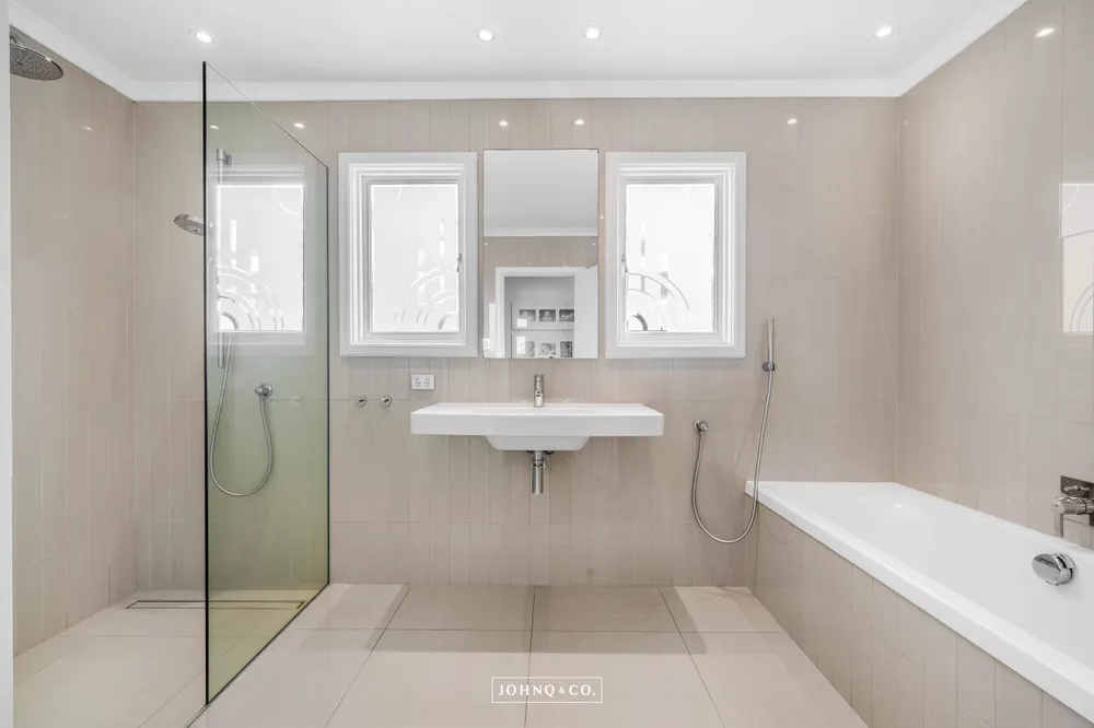 Photos of 75 St Andrews Road