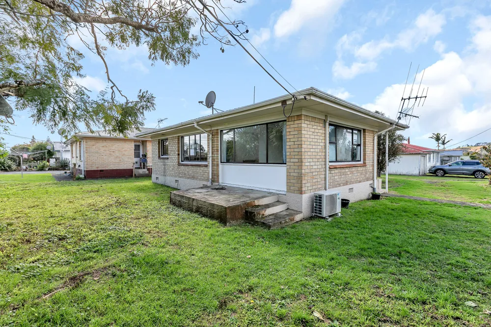 Photos of 1 Korau Road