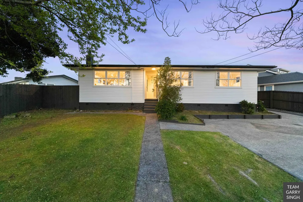 Photos of 34 Antrim Crescent