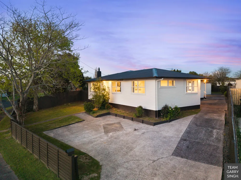 Photos of 34 Antrim Crescent