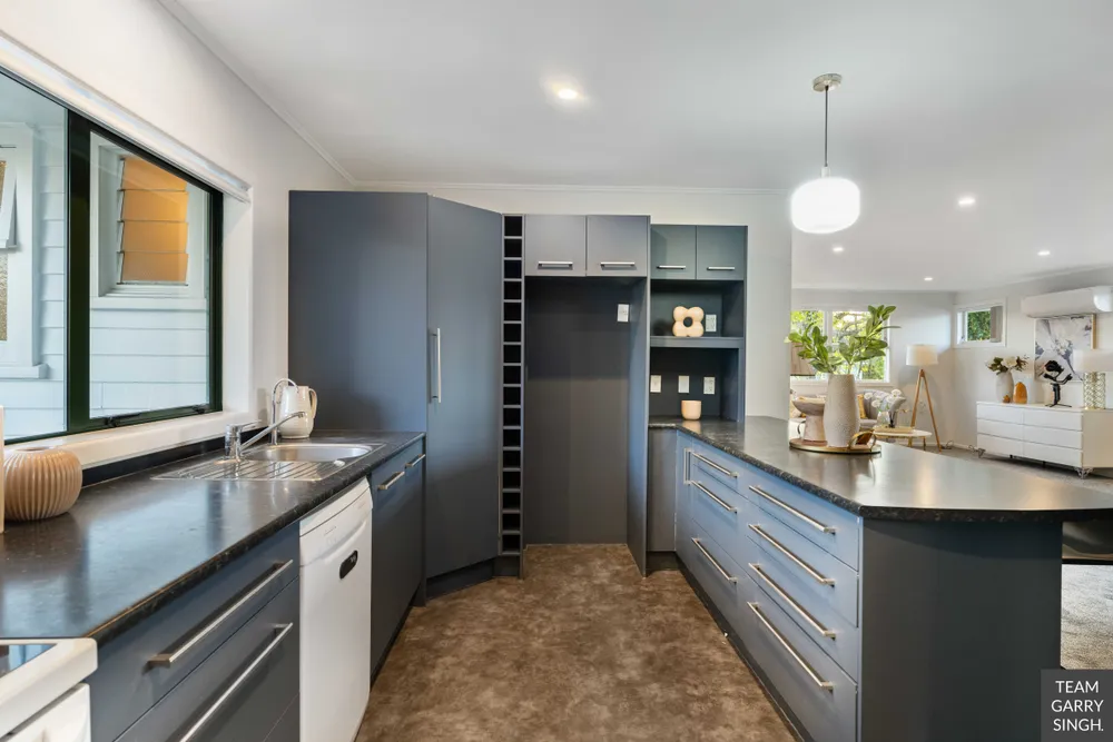 Photos of 34 Antrim Crescent