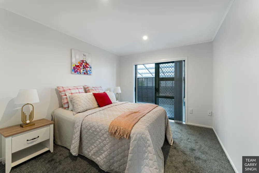 Photos of 34 Antrim Crescent