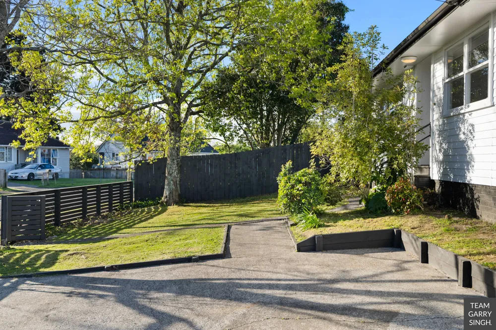Photos of 34 Antrim Crescent