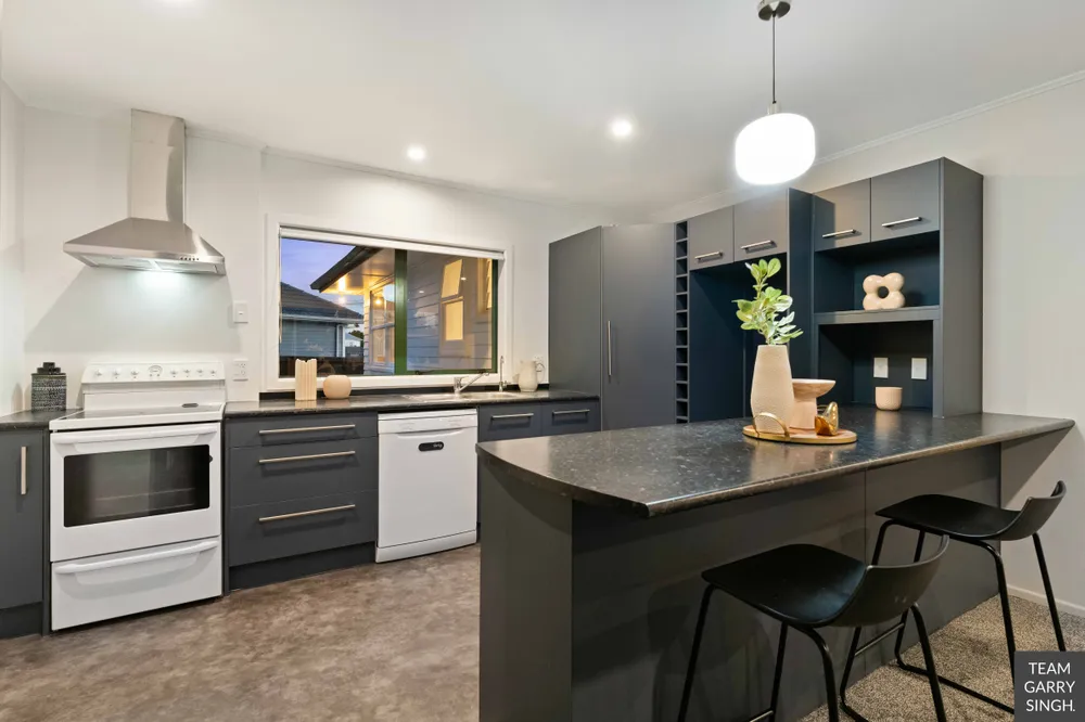 Photos of 34 Antrim Crescent