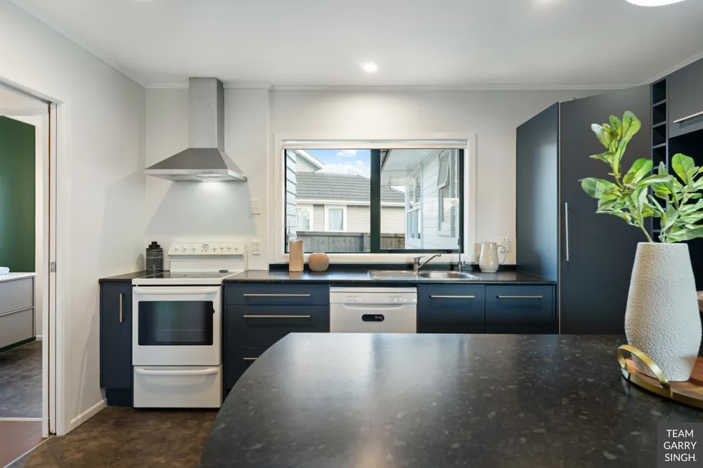 Photos of 34 Antrim Crescent