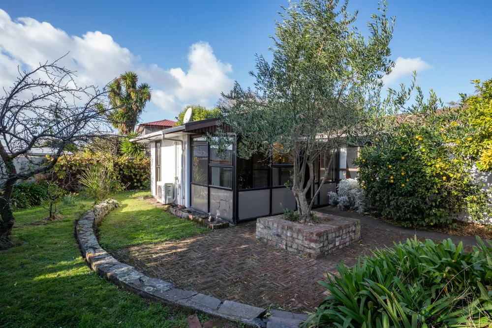 Photos of 18A Lyttelton Street
