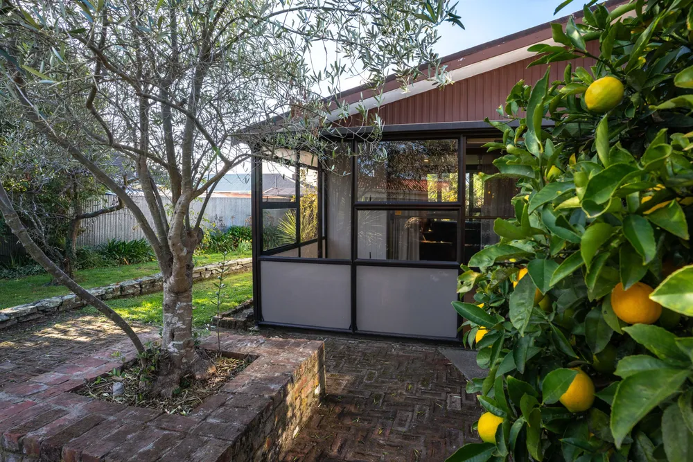 Photos of 18A Lyttelton Street