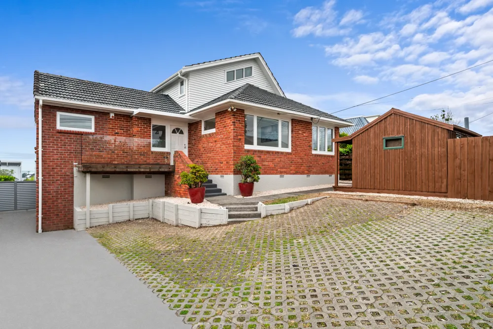 Photos of 75 Forrest Hill Road