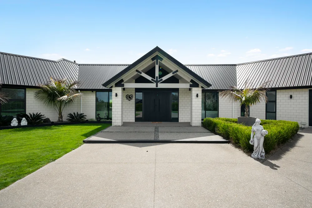 Photos of 382B Tuakau Road