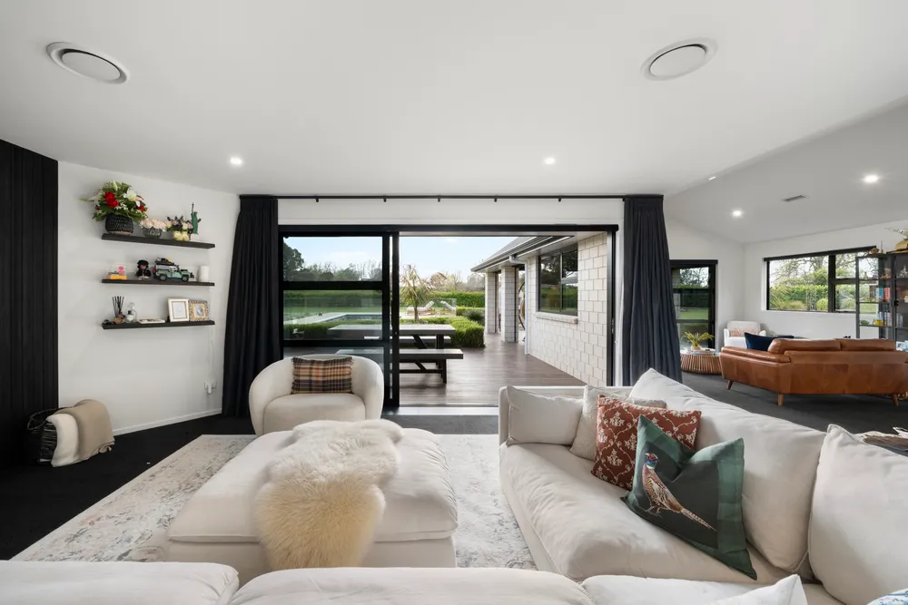 Photos of 382B Tuakau Road