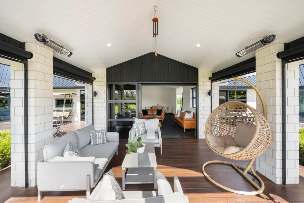 Photos of 382B Tuakau Road