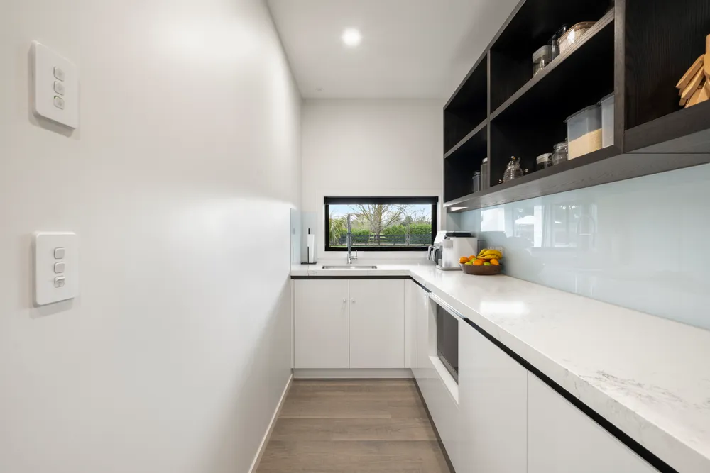 Photos of 382B Tuakau Road