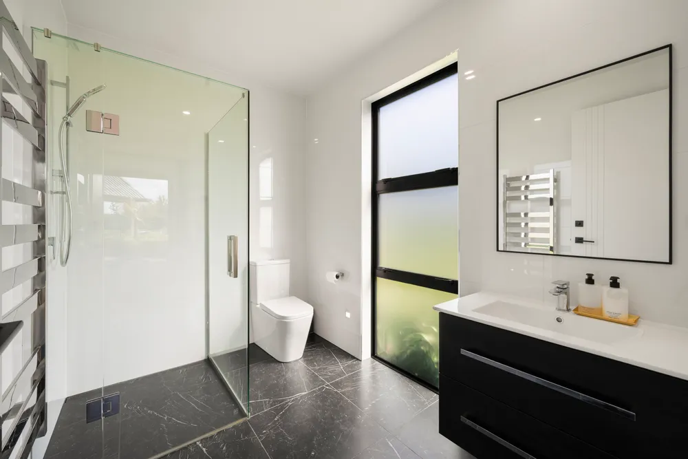Photos of 382B Tuakau Road