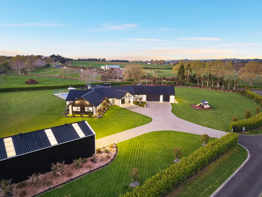 Photos of 382B Tuakau Road