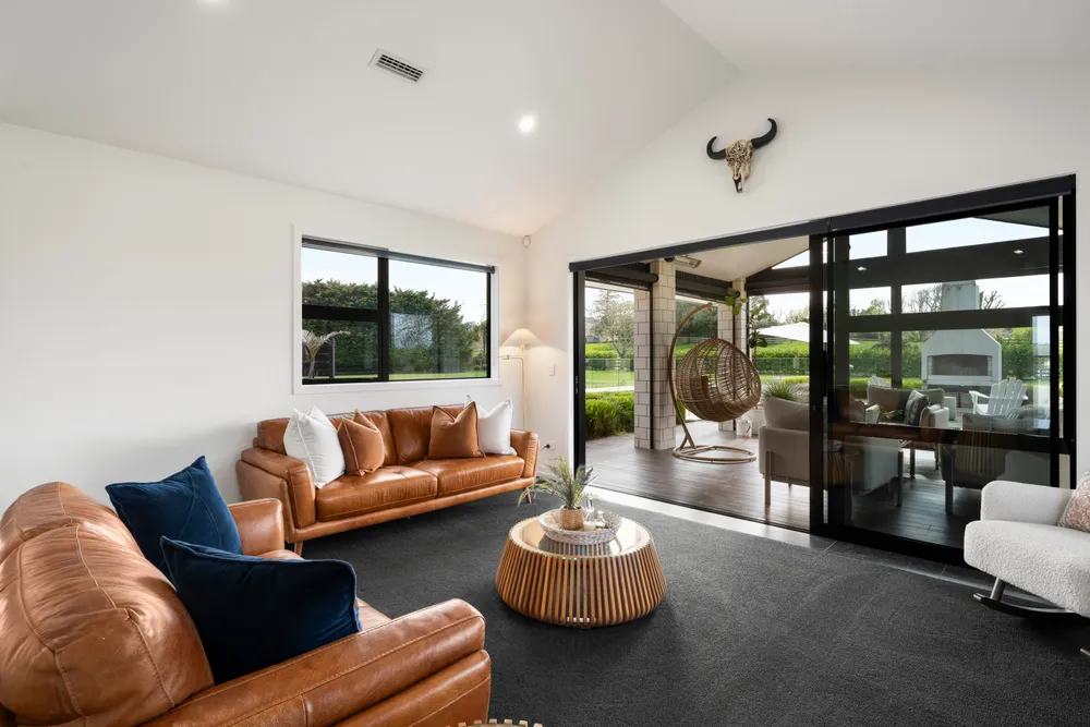 Photos of 382B Tuakau Road
