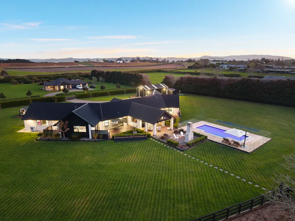 Photos of 382B Tuakau Road