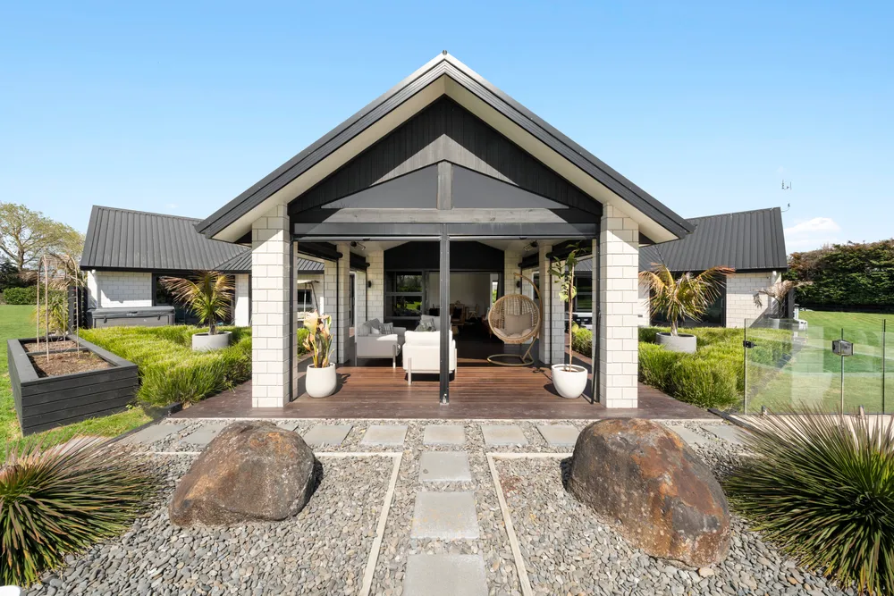 Photos of 382B Tuakau Road