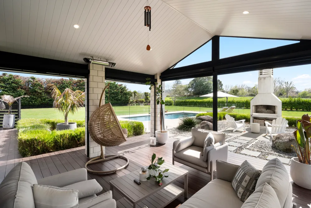 Photos of 382B Tuakau Road