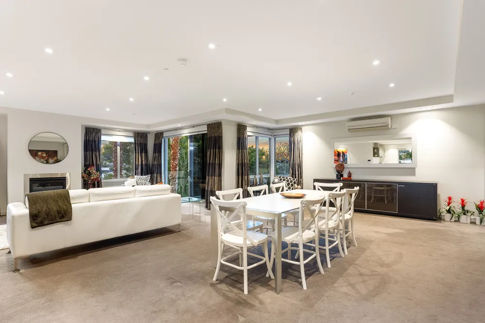 Photos of 9/245 Tamaki Drive