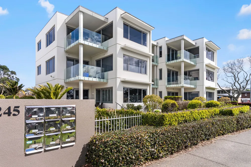 Photos of 9/245 Tamaki Drive