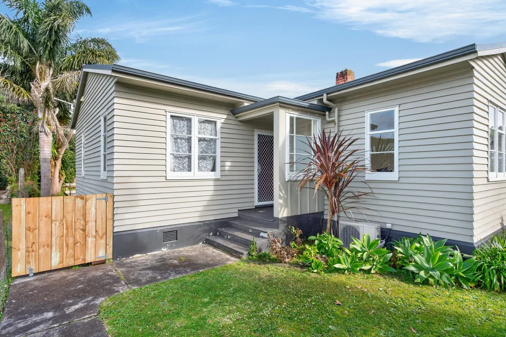 Photos of 23 Cairnfield Road
