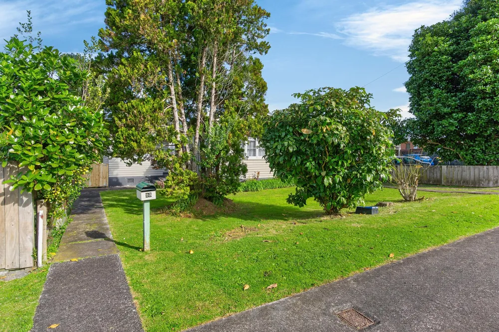 Photos of 23 Cairnfield Road