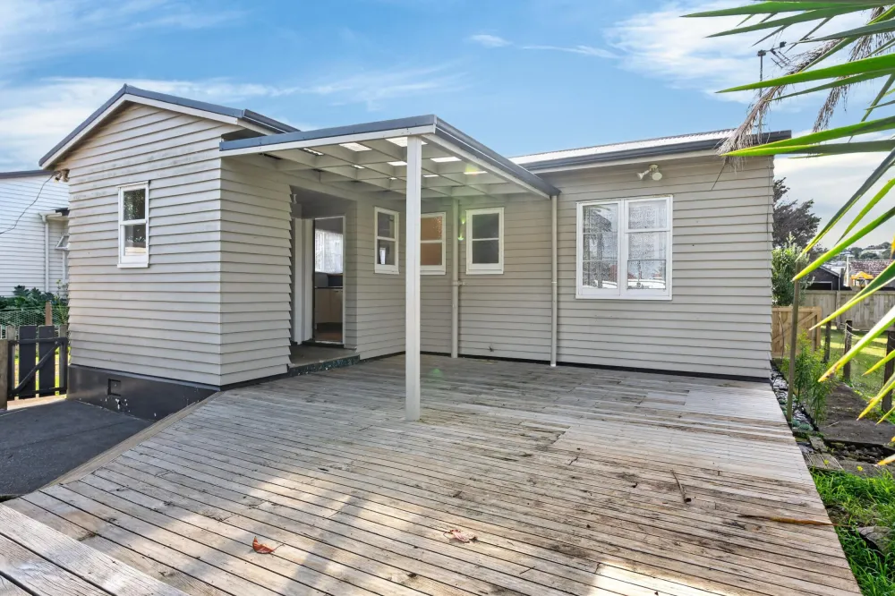 Photos of 23 Cairnfield Road