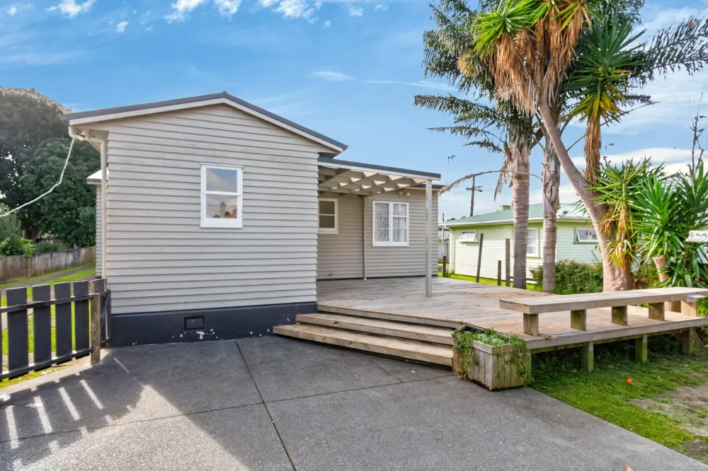 Photos of 23 Cairnfield Road