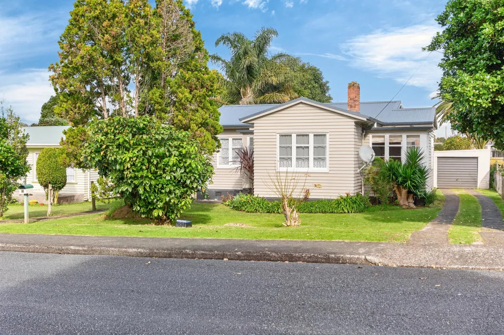 Photos of 23 Cairnfield Road