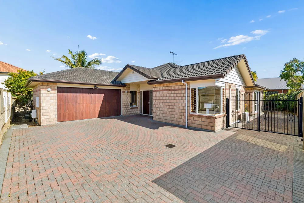 Photos of 14 Monash Place