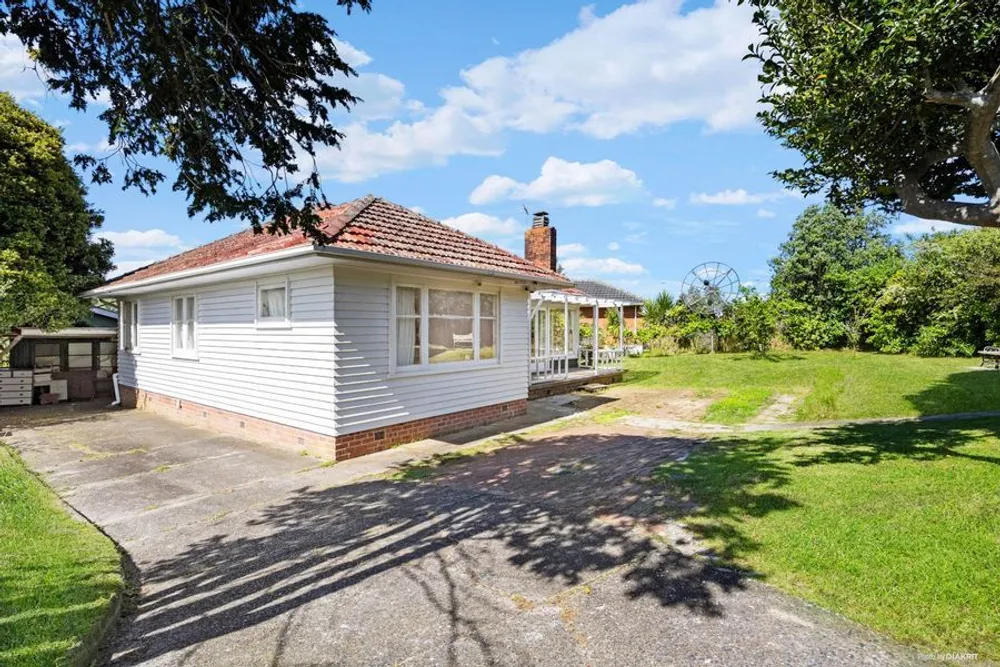 Photos of 184 New Windsor Road