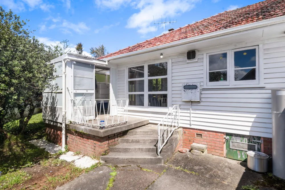 Photos of 184 New Windsor Road