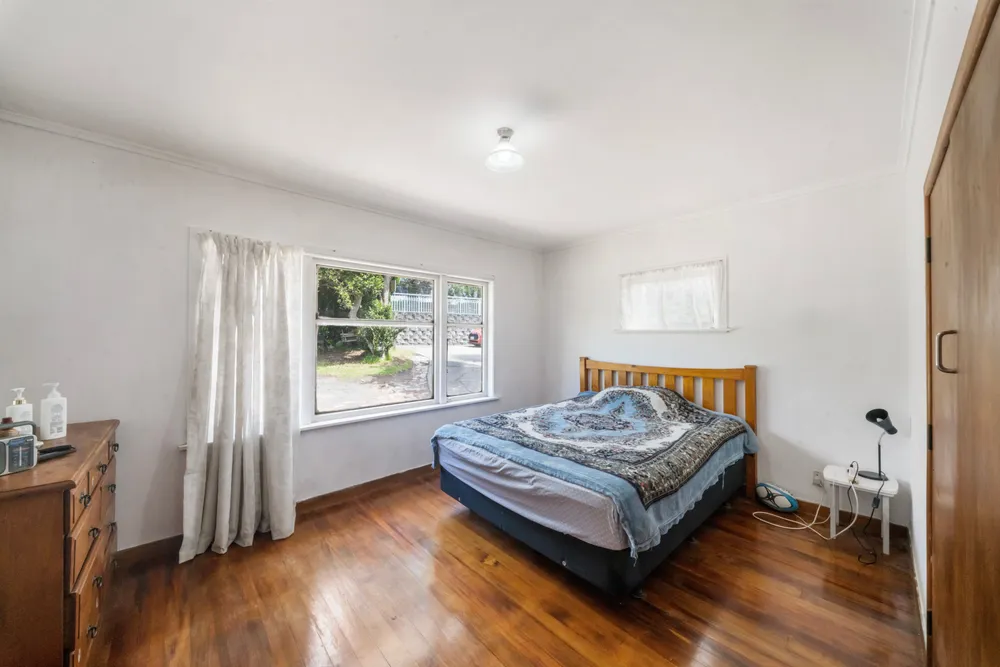 Photos of 184 New Windsor Road