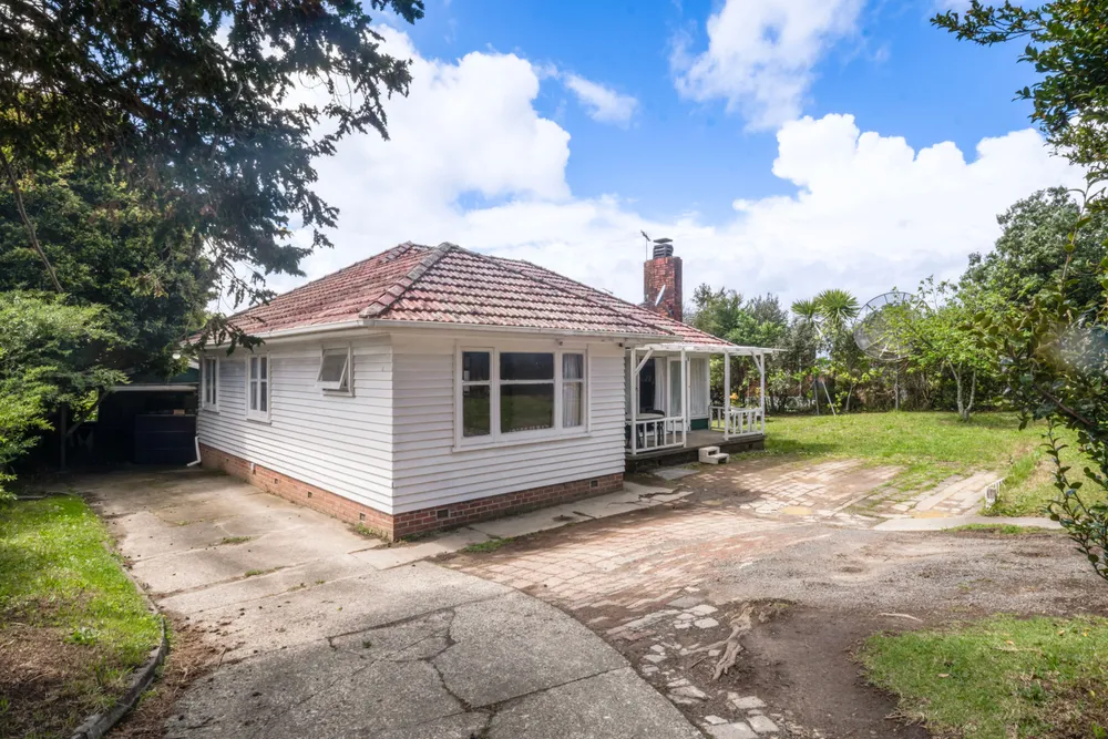 Photos of 184 New Windsor Road