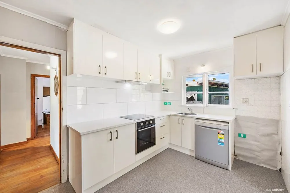 Photos of 184 New Windsor Road