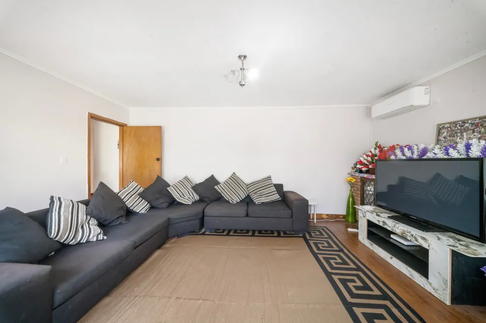 Photos of 184 New Windsor Road