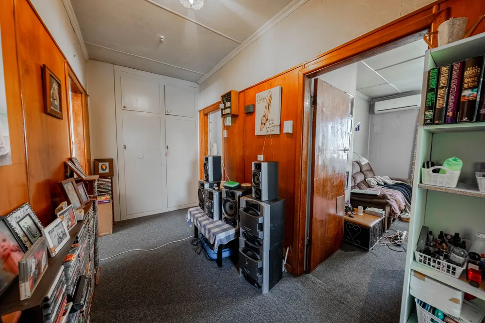 Photos of 261 Nelson Street