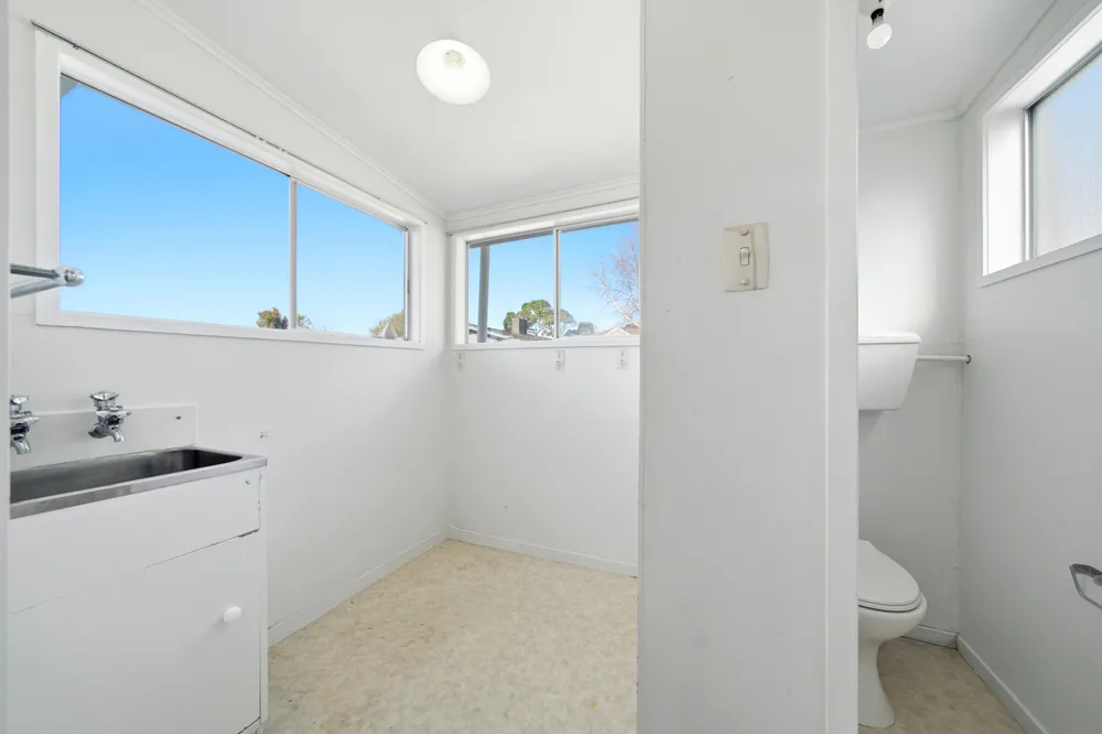 Photos of 2/34 Lake View Road