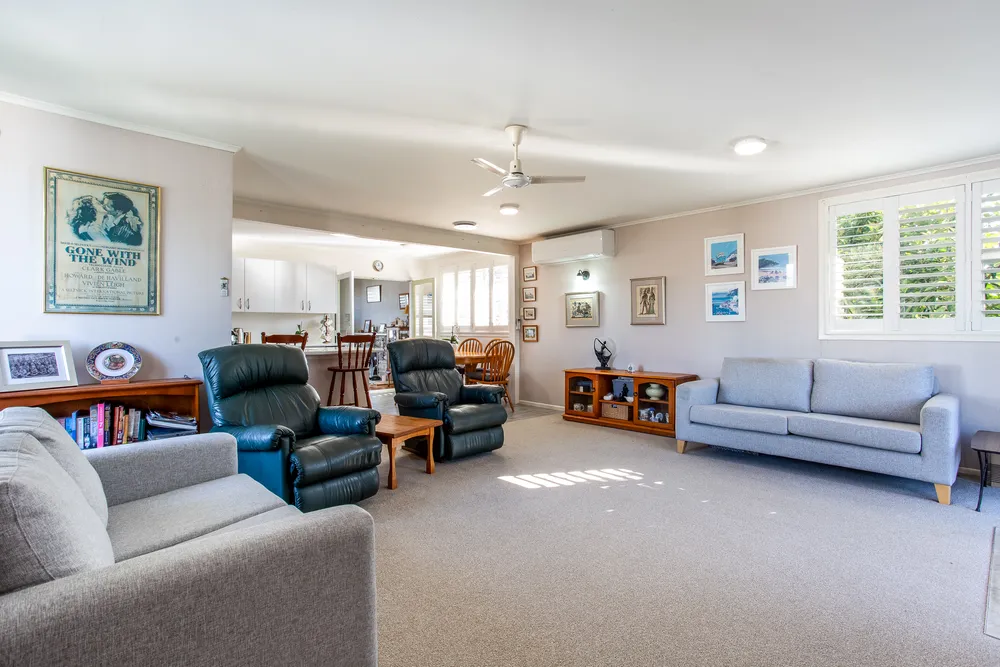 Photos of 3 Crocombe Crescent