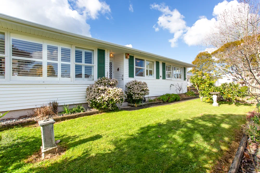 Photos of 3 Crocombe Crescent