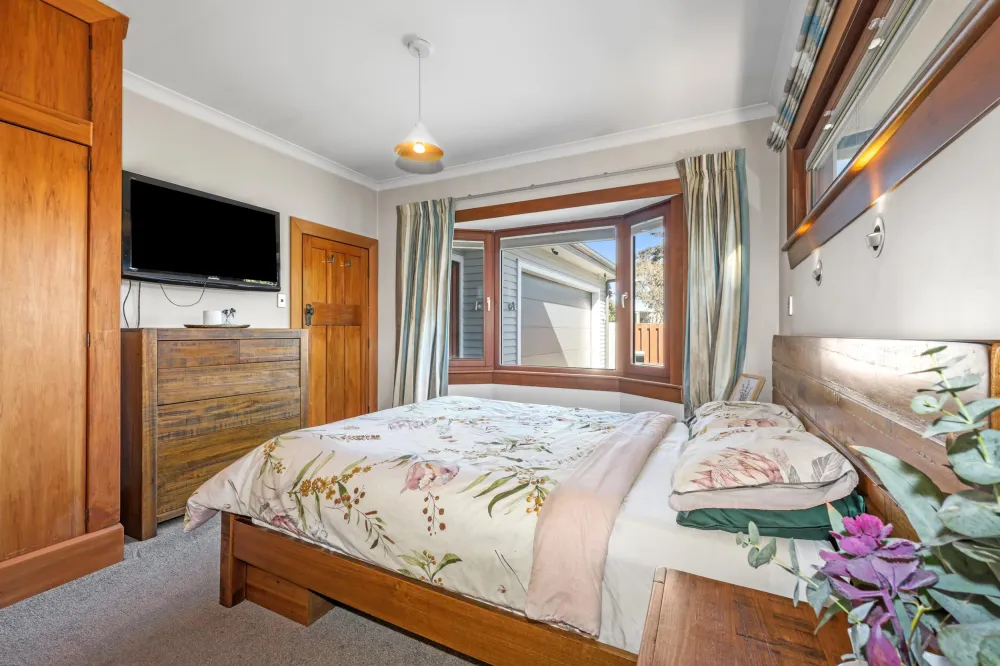 Photos of 168 Lyttelton Street