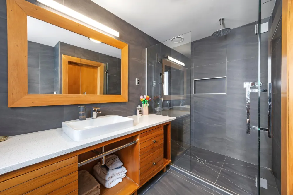 Photos of 168 Lyttelton Street