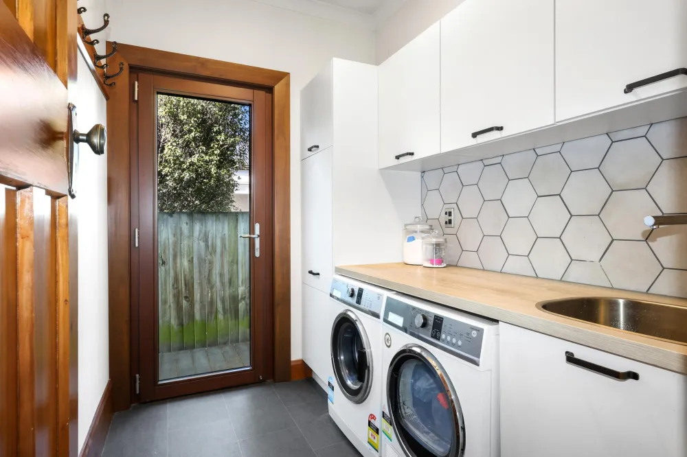 Photos of 168 Lyttelton Street