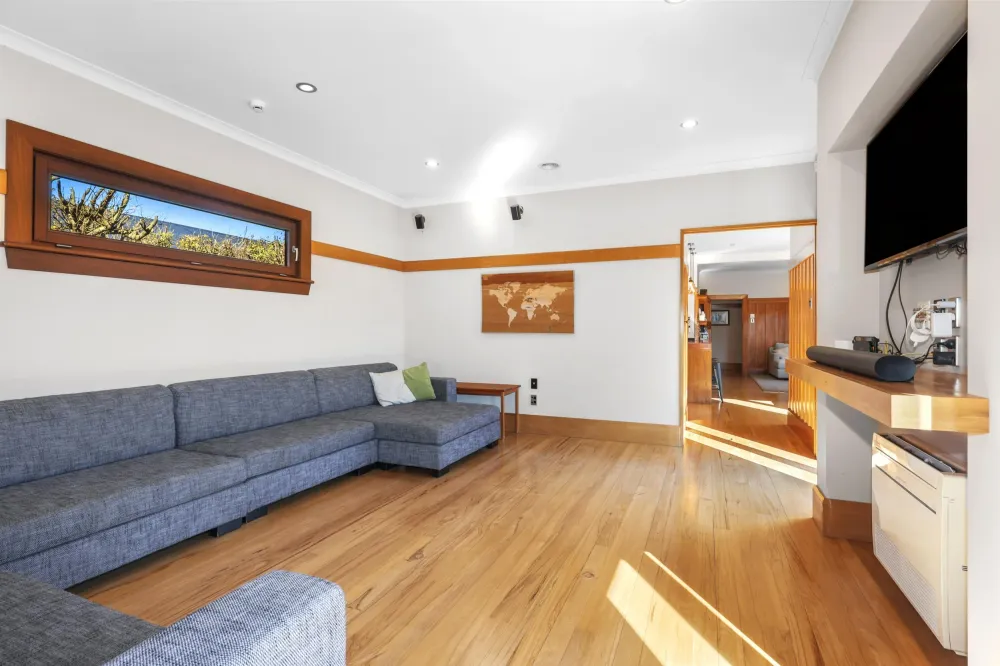 Photos of 168 Lyttelton Street