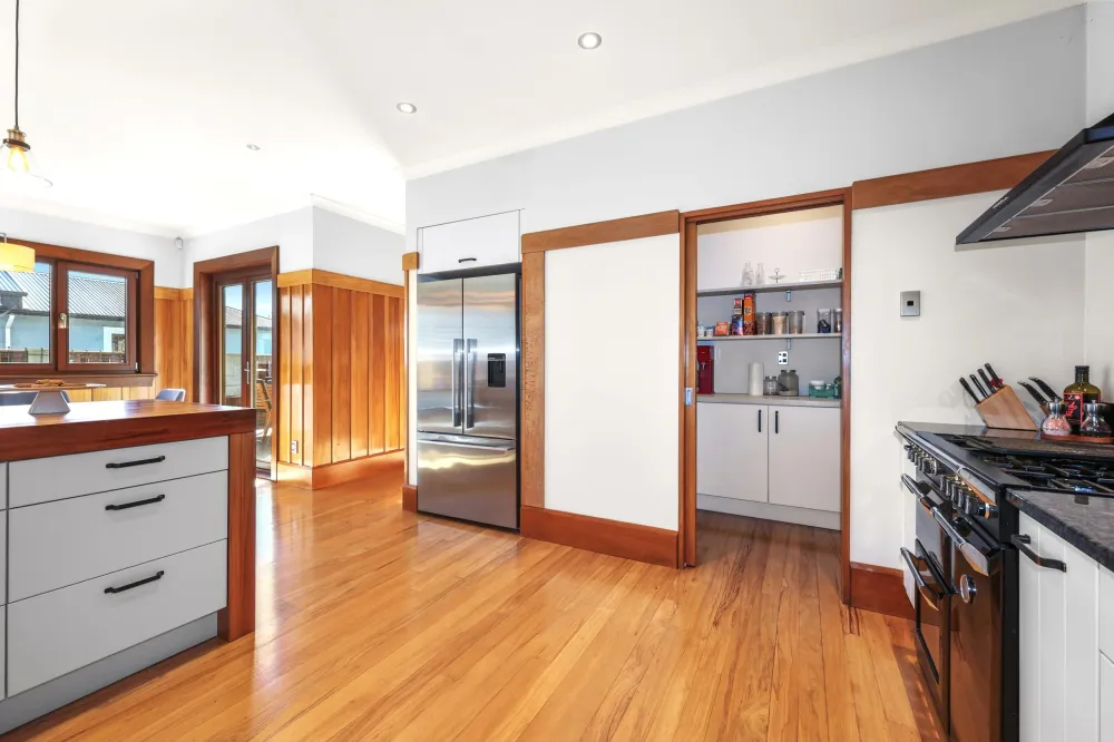 Photos of 168 Lyttelton Street